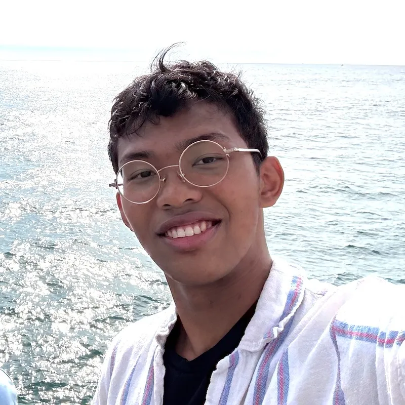 Portrait of Jinyao DeSandies